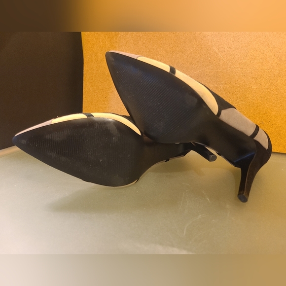 Black/Gray/Beige Leather Upper Nine West Heels - Picture 5 of 5